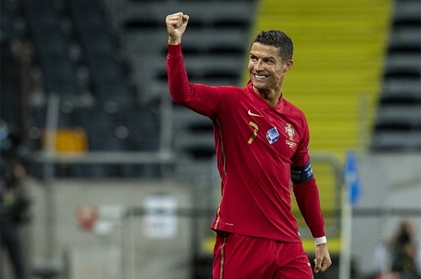 Question Bonus : Cristiano Ronaldo termine meilleur buteur de ce tournoi avec 5 buts. Quel autre joueur termine a égalité avec lui ?