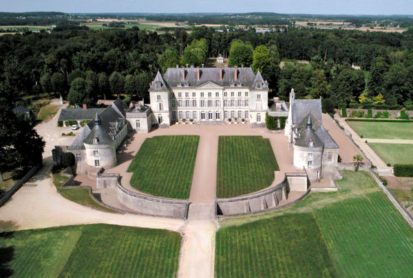 Quel célèbre maréchal de Louis XV a été propriétaire du château de Montgeoffroy ?