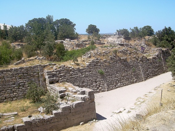 Sur le territoire de quel état actuel se trouve l'ancienne ville de Troie ?