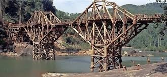 Dans le film du même nom, où se situe le pont de la rivière Kwaï ?