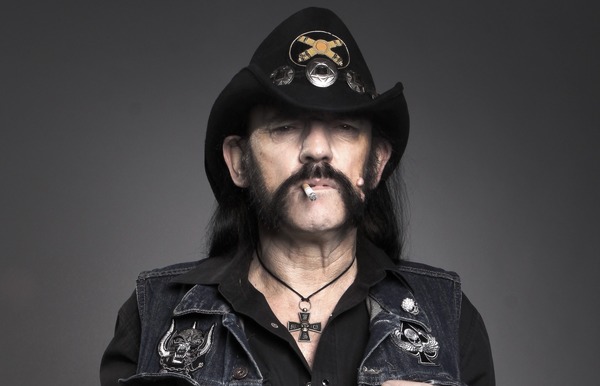Quel était l'instrument de prédilection de Lemmy Kilmister au sein de Motörhead ?