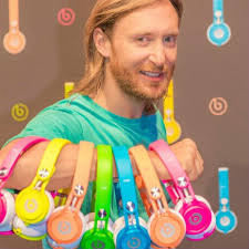 David Guetta a fait des études en économie.