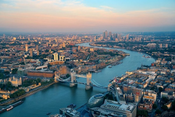 Quel est le nom de ce fleuve qui traverse Londres ?