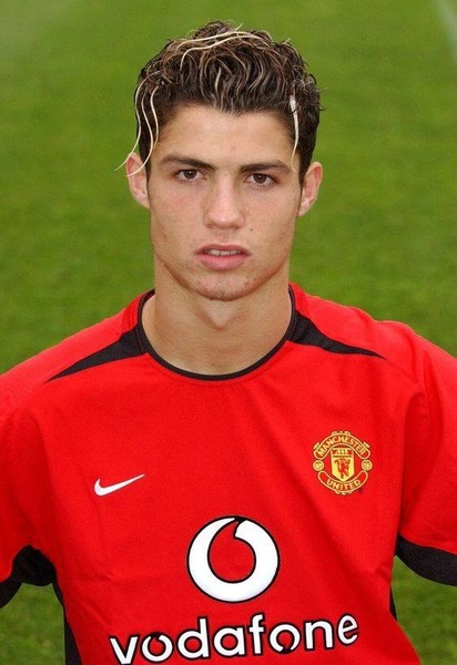 Manchester United est le premier club pro de la carrière de Cristiano Ronaldo.