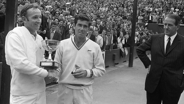 Fred Stolle, Tony Roche, Roy Emerson, Ken Rosewall et Rod Laver.... De 1965 à 1969, les 5 vainqueurs consécutifs du Tournoi étaient........