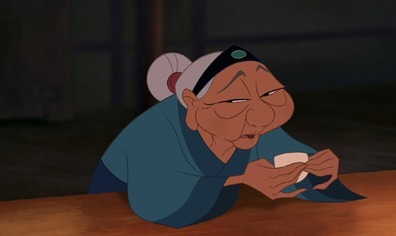 Comment s'appelle cette grand-mère dans le dessin animé de Disney "Mulan" ?