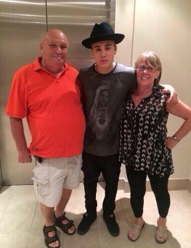 Comment s'appellent les grands-parents de Justin ?
