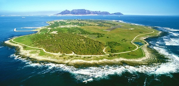 Quel homme d’État surnommé « Madiba » a été emprisonné 27 ans sur Robben Island ?