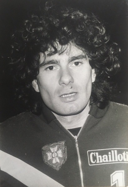 Avec l'AJA, il remporte la Coupe de France en 1981.