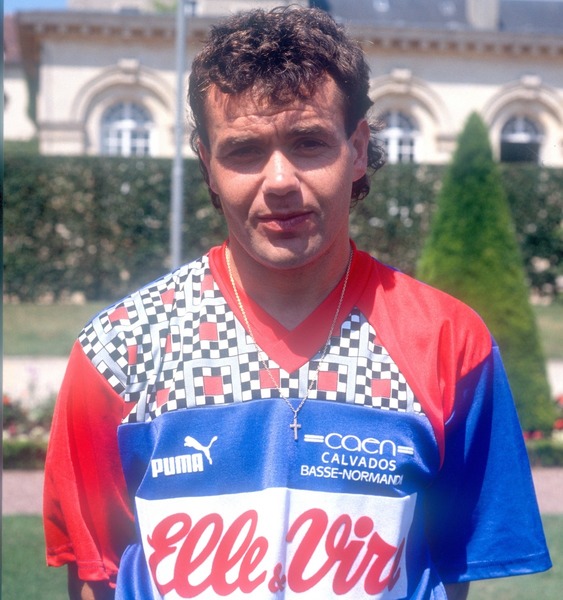En 1992, sous les couleurs de Caen, il inscrit un but au bout de 8 secondes contre l'AS Cannes. Il s'agit de ?