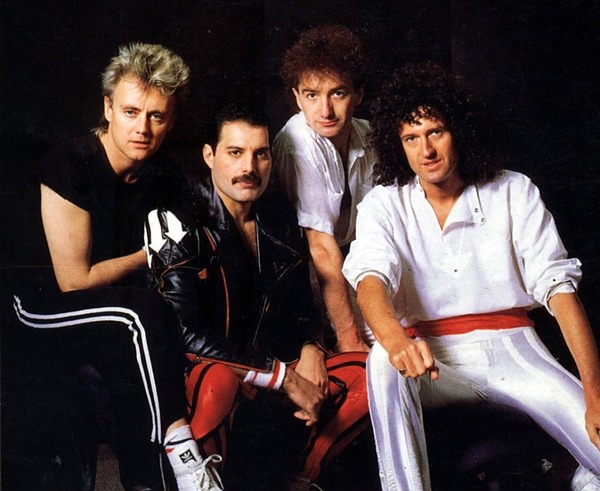 Quel est ce célèbre groupe dont le chanteur était Freddie Mercury ?