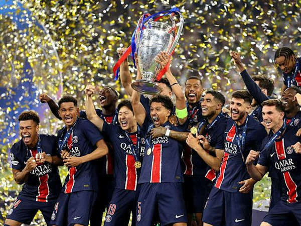 C'est fini ! Le PSG remporte enfin le trophée qu'il attendait tant. Cette finale reste historique car elle représente le plus gros écart lors d'une finale de LDC.