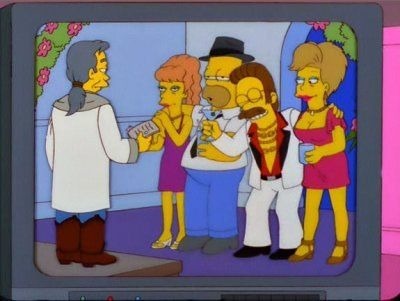 Où Ned et Homer ont-ils épousé deux serveuses de bar ?