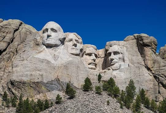 Dans quel Etat américain peut-on visiter le Mont Rushmore ?