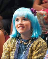 Dans "Hannah Montana" comment s'appelle la fille qui accompagne Hannah à ses concerts ?