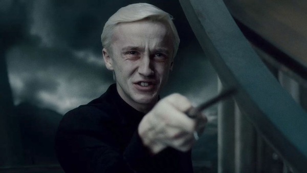 Dans "Harry Potter et le prince de sang mêlé", Voldemort lui a donné une mission et il s'agit de tuer quelqu'un qui est à Poudlard, mais Drago Malefoy devait tuer qui ?