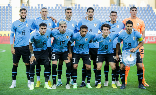 Quelle équipe ne faisait pas partie du même groupe de poules que l'Uruguay dans ce Mondial ?