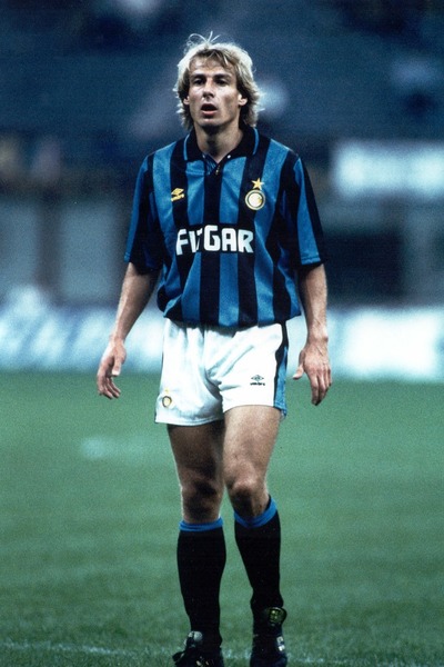 Dans quel club Jurgen Klinsmann évoluait-il avant de rejoindre l'Inter Milan en 1989 ?