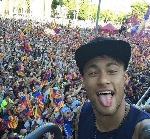 Qu'avait Neymar sur la tête à l'issue de la finale de la ligue des champions ?