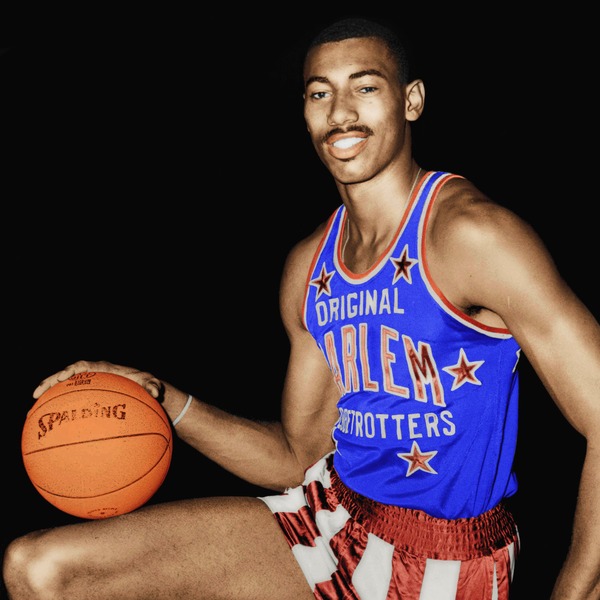 En 1962, quel joueur de basket-ball américain a marqué 100 points à l’Hersheypark Arena ?