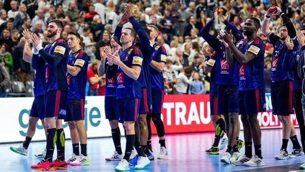 Contre qui les Français du Handball ont-ils été éliminés en quart de finale ?