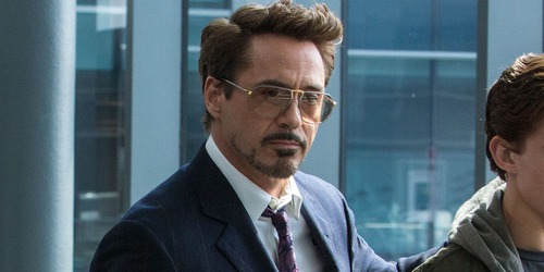 Quel est le nom du personnage joué par Robert Downey Jr. ?