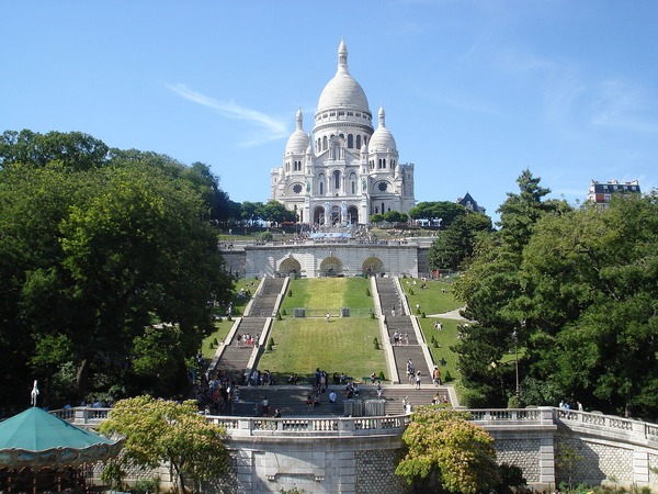 Quel architecte est à l’origine de la construction de la basilique du Sacré-Cœur à Paris ?
