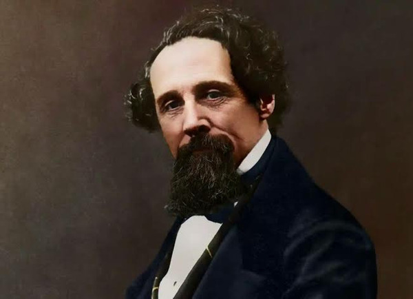 Dans quel conte de Charles Dickens, un vieux gripsou reçoit-il la visite de 3 fantômes ?