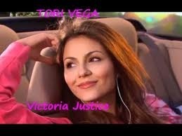 Quel est le vrai nom de Tori Vega ?
