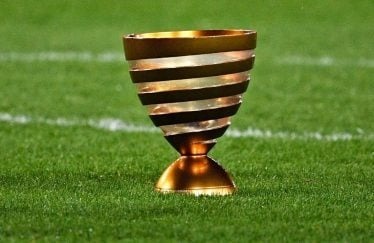 Quels clubs étaient autorisés à participer à la Coupe de la Ligue française crée en 1994 ?