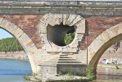 Quel est le principal affluent de la Garonne en amont de Toulouse ?