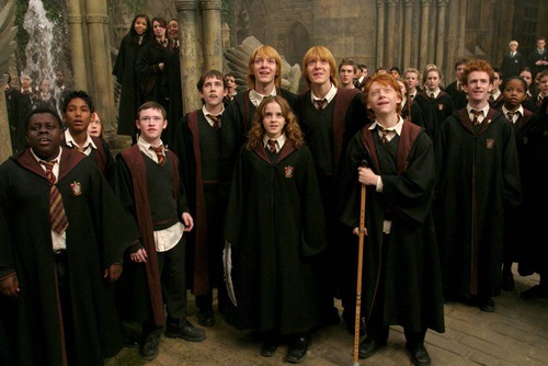 Milyen színű Hermione haja ?