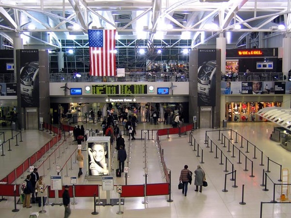 Que s'est-il déroulé en juin 2011 à l’aéroport John F. Kennedy, à New York ?