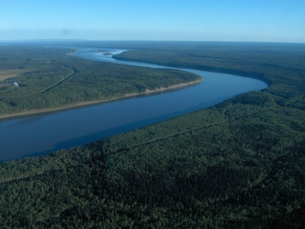 Quel est le plus long fleuve au Canada ?