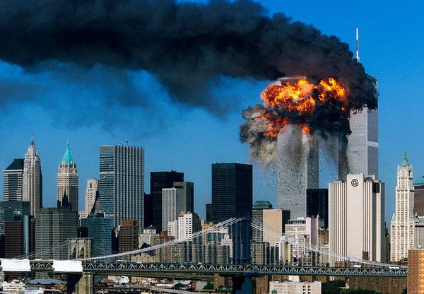 En quelle année les tours jumelles du World Trade Center, ont-elles étés détruites par des attentats ?
