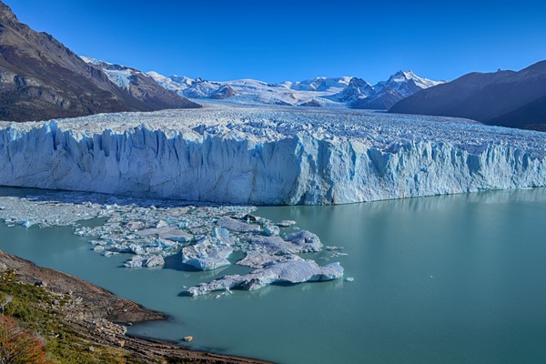 Où se trouve le spectaculaire glacier Perito Moreno ?