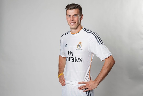 En 2013, il rejoint le Real Madrid pour 101 Millions d'Euros. C'est à l'époque le plus gros transfert de l'histoire du Football.