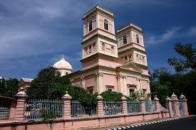 Dans quel pays actuel se situe l'ancien comptoir français de Pondichéry ?