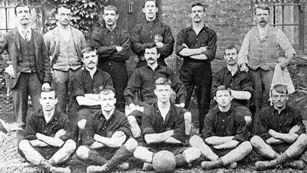 Lors des JO de 1900, ce ne sont pas des sélections mais des clubs qui ont représenté leurs pays. Quel club anglais a remporté la première médaille d'Or ?
