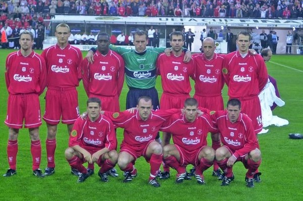Qui était le manager de Liverpool en 2001 quand les Reds ont remporté la coupe UEFA ?