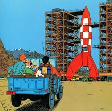 Dans quelle voiture Tintin est-il conduit au pied de la fusée dans l'album Objectif Lune ?