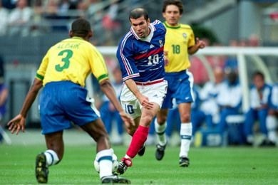 Sur quel score l'équipe de France bat-elle le Brésil lors de la finale de 1998 ?
