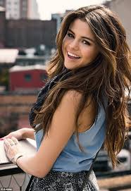Avec quelle star de Disney Selena Gomez est-elle sortie ?