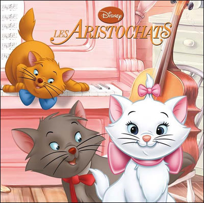 Dans Les Aristochats, Les chatons s'appellent Marie, Toulouse et Berlioz.