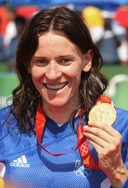 13 titres de Championne du Monde en VTT/BMX, il s'agit de ?