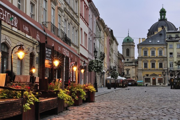 Lviv est appelée la ville aux ...