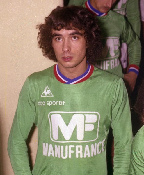 Dans quel club de football Dominique Rocheteau s'illustra-t-il entre 1972 et 1980 ?