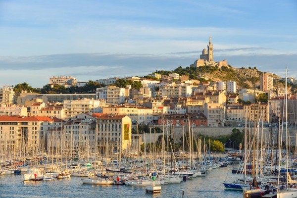 Pourquoi la ville de Marseille est-elle surnommée la cité phocéenne ?