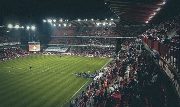 A quel club belge appartient le Stade Maurice Dufrasne ?