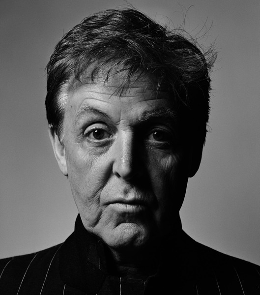 Je suis un chanteur britannique avec James Paul McCartney il fut assassiné le 8 décembre 1980 par Mark David Chapman. Je suis...